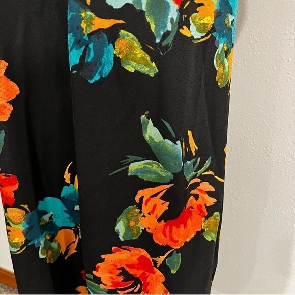 A New Day V-neck Short Sleeve Black Floral Shift Dress - Picture 6 of 13